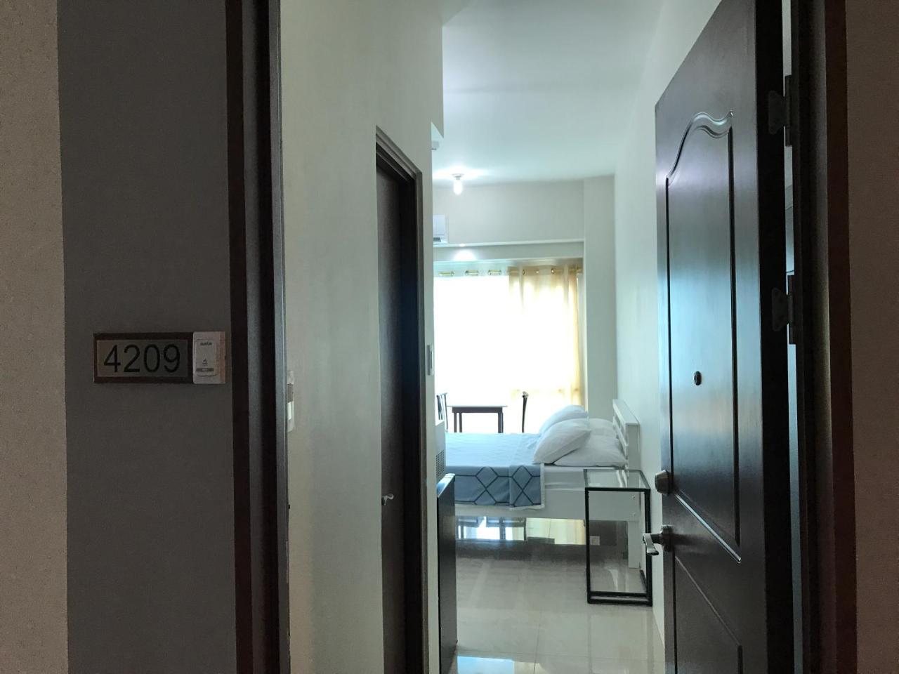 מנילה Affordable Makati Serviced Apartments מראה חיצוני תמונה